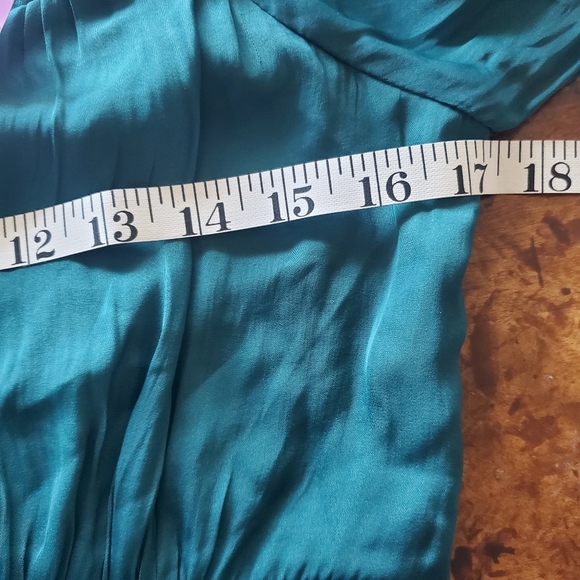 Petal & Pup Green Midi Dress - Picture 11 of 14